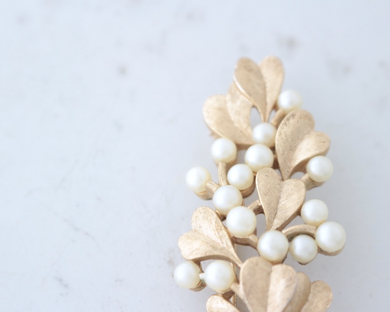 Mistletoe Pearl Brooch