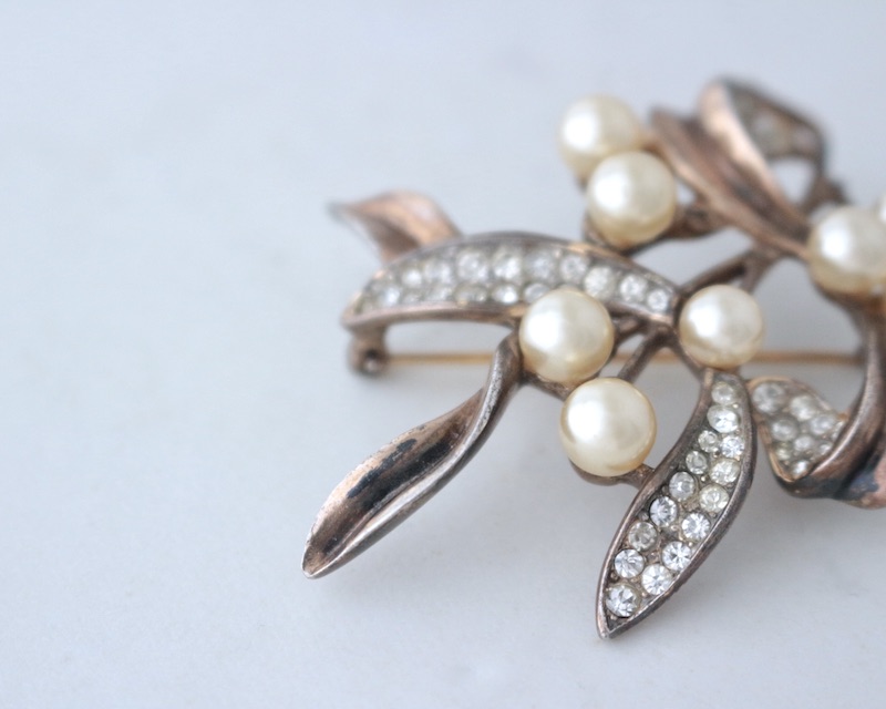 Mistletoe Pearl Brooch