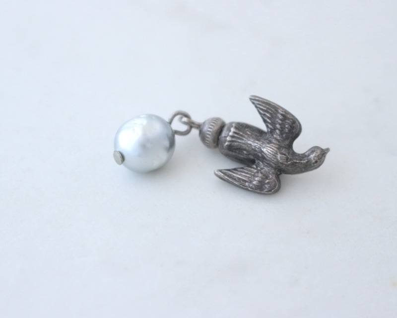 Seed Pearl Dove pin