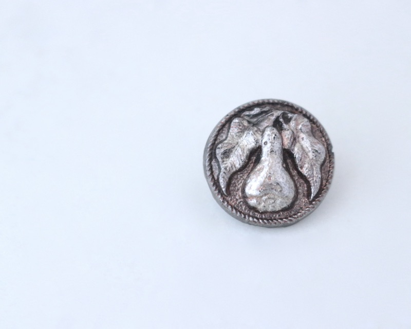 Metal button