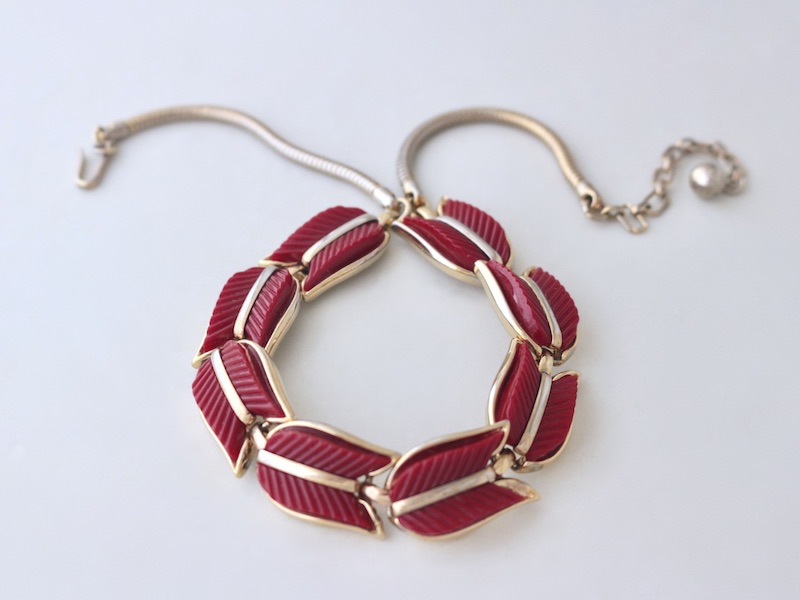 Leaf Choker
