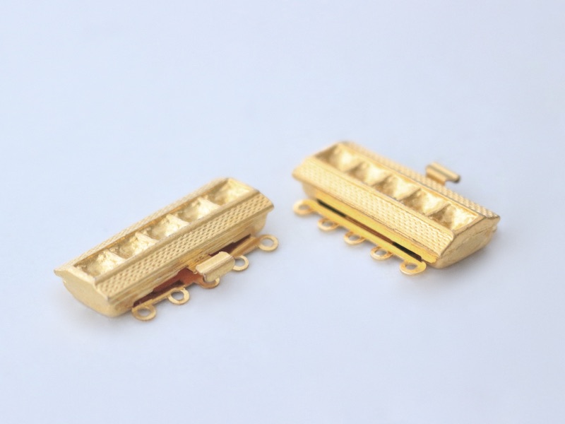metal clasp